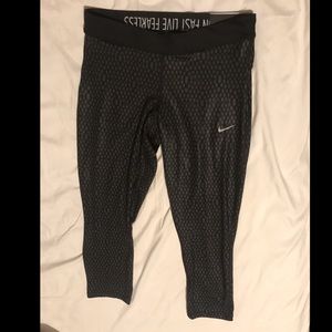 Nike relay cropped workout pants